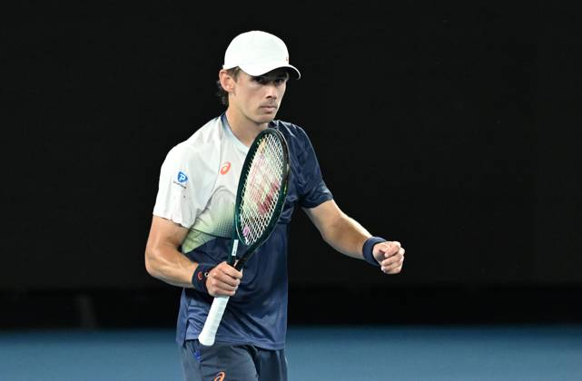 TENNIS AUSTRALIAN OPEN, Alex De Minaur of Australia celebrates after winning his round 4 match against Alex Michelsen of USA during the 2025 Australian Open at Melbourne Park in Melbourne, Monday, January 20, 2025. ( NO ARCHIVING, EDITORIAL USE ONLY, NO USE IN BOOKS WITHOUT CONSENT MELBOURNE VICTORIA AUSTRALIA Copyright: xJAMESxROSSx 20250120130087545431