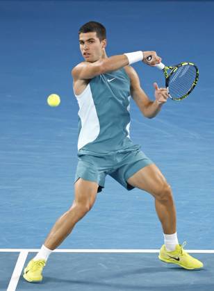 Tennis: Australian Open Carlos Alcaraz of Spain plays against Novak Djokovic of Serbia in the men s singles quarterfinals at the Australian Open tennis tournament in Melbourne on Jan. 21, 2025. A14AA0004021137P