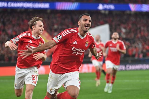 Portugal, Estadio do SL Benfica Lisbon 21 January 2025 Uefa Champions League phase 2024 25 Matchday 7, S L Benfica FC Barcelona v l , Andreas Schjelderup S L Benfica , Vangelis Pavlidis S L Benfica Torjubel, Goal celebration, celebrate the goal Copyright: JoaquimxFerreira
