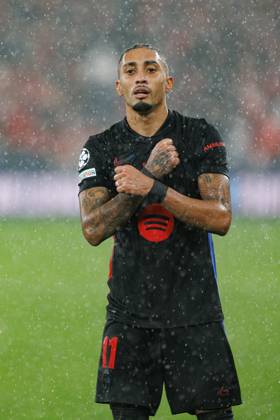 Raphinha seen celebrating after scoring goal during UEFA Champions League game between teams of SL Benfica and FC Barcelona, Barca (Maciej Rogowski) Lisboa Estadio Da Luz Portugal Copyright: xMaciejxRogowskix slbfcb2425-53