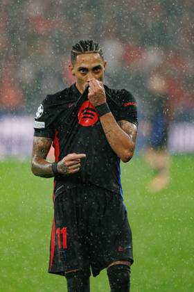 Raphinha seen celebrating after scoring goal during UEFA Champions League game between teams of SL Benfica and FC Barcelona, Barca (Maciej Rogowski) Lisboa Estadio Da Luz Portugal Copyright: xMaciejxRogowskix slbfcb-10