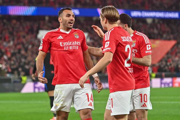 Portugal, Estadio do SL Benfica Lisbon 21 January 2025 Uefa Champions League phase 2024 25 Matchday 7, S L Benfica FC Barcelona v l , Vangelis Pavlidis S L Benfica , Andreas Schjelderup S L Benfica and Orkun Kokcu S L Benfica Torjubel, Goal celebration, celebrate the goal Copyright: JoaquimxFerreira