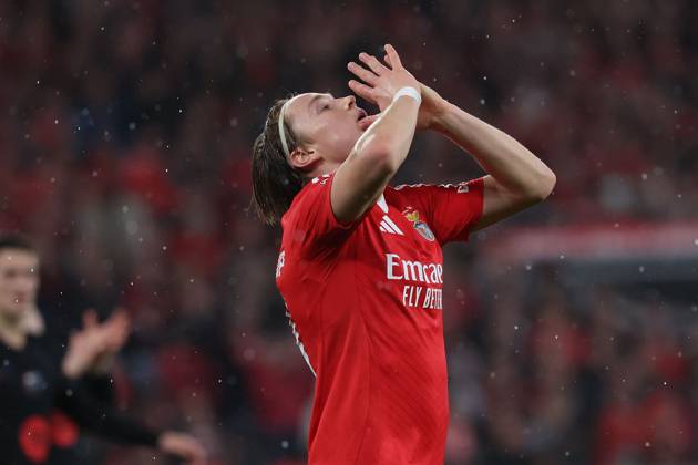 Portugal, Estadio do SL Benfica Lisbon 21 January 2025 Uefa Champions League phase 2024 25 Matchday 7, S L Benfica FC Barcelona v l , Andreas Schjelderup S L Benfica disappointed, disappointed looking, dissapointed, sad, frustrated, frustrated, frustrated Copyright: JoaquimxFerreira
