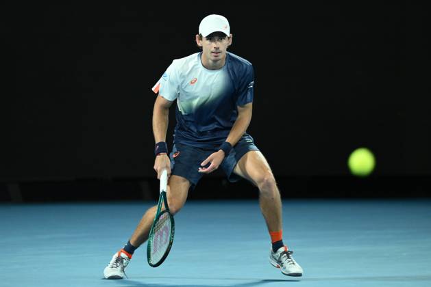 TENNIS AUSTRALIAN OPEN, Alex de Minaur of Australia during his quarterfinal match against Jannik Sinner of Italy during the 2025 Australian Open at Melbourne Park in Melbourne, Wednesday, January 22, 2025. ( NO ARCHIVING, EDITORIAL USE ONLY, NO USE IN BOOKS WITHOUT CONSENT MELBOURNE VICTORIA AUSTRALIA Copyright: xJOELxCARRETTx 20250122122817046792