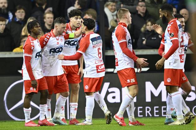 Club Brugge v KV Kortrijk - Jupiler Pro League BRUGGE, BELGIUM - JANUARY 25 : Team captain Dejaegere Brecht midfielder of KV Kortrijk celebrates scoring the opening goal with teammates during the Jupiler Pro League match between Club Brugge and KV Kortrijk on January 25, 2025 in Brugge, Belgium, 25 01 2025 Brugge Belgium Copyright: xNicoxVereeckenx