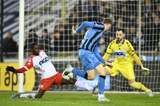 Club Brugge v KV Kortrijk - Jupiler Pro League BRUGGE, BELGIUM - JANUARY 25 : Nilsson Gustaf forward of Club Brugge missing an opportunity to score during the Jupiler Pro League match between Club Brugge and KV Kortrijk on January 25, 2025 in Brugge, Belgium, 25 01 2025 Brugge Belgium Copyright: xNicoxVereeckenx