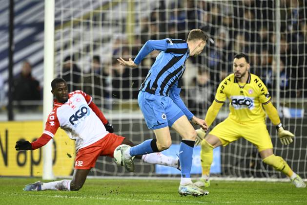 Club Brugge v KV Kortrijk - Jupiler Pro League BRUGGE, BELGIUM - JANUARY 25 : Nilsson Gustaf forward of Club Brugge missing an opportunity to score during the Jupiler Pro League match between Club Brugge and KV Kortrijk on January 25, 2025 in Brugge, Belgium, 25 01 2025 Brugge Belgium Copyright: xNicoxVereeckenx