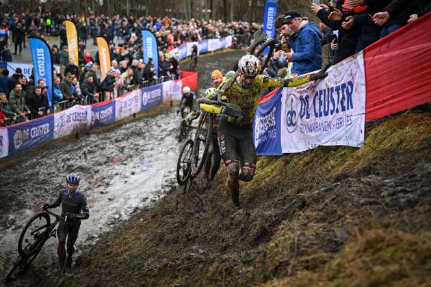 Belgian Wout van Aert pictured in action during the men s elite race at the World Cup cyclocross cycling event in Maasmechelen, Belgium, stage 11 (out of 12) of the UCI World Cup cyclocross competition, Saturday 25 January 2025. LUCxCLAESSEN x111167229x