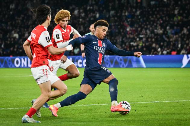 Ligue 1 PSG vs Stade de Reims - FA Paris Saint-Germain’s forward Desire Doue fights for the ball during the French L1 football match between Paris Saint-Germain and Stade de Reims at the Parc des Princes stadium in Paris on January 25, 2025. Photo by Firas Abdullah ABACAPRESS.COM Paris Île-de-France France  Copyright: xAbdullahxFiras ABACAx