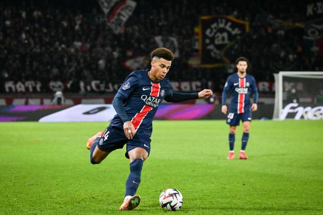 Ligue 1 PSG vs Stade de Reims - FA Paris Saint-Germain’s forward Desire Doue kicks the ball during the French L1 football match between Paris Saint-Germain and Stade de Reims at the Parc des Princes stadium in Paris on January 25, 2025. Photo by Firas Abdullah ABACAPRESS.COM Paris Île-de-France France  Copyright: xAbdullahxFiras ABACAx