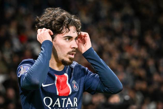 Ligue 1 PSG vs Stade de Reims - FA Paris Saint-Germain’s midfielder Vitinha looks on during the French L1 football match between Paris Saint-Germain and Stade de Reims at the Parc des Princes stadium in Paris on January 25, 2025. Photo by Firas Abdullah ABACAPRESS.COM Paris Île-de-France France  Copyright: xAbdullahxFiras ABACAx