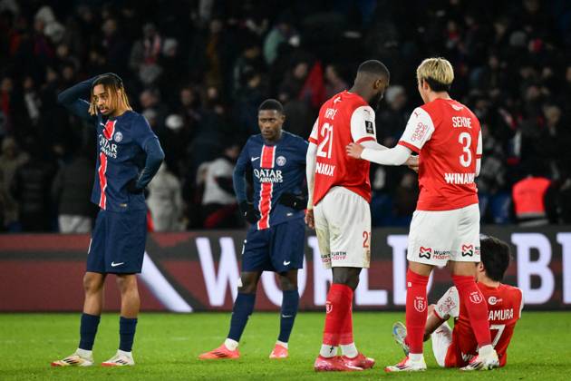 Ligue 1 PSG vs Stade de Reims - FA Paris Saint-Germain’s forward Bradley Barcola looks on at the end of the French L1 football match between Paris Saint-Germain and Stade de Reims at the Parc des Princes stadium in Paris on January 25, 2025. Photo by Firas Abdullah ABACAPRESS.COM Paris Île-de-France France  Copyright: xAbdullahxFiras ABACAx