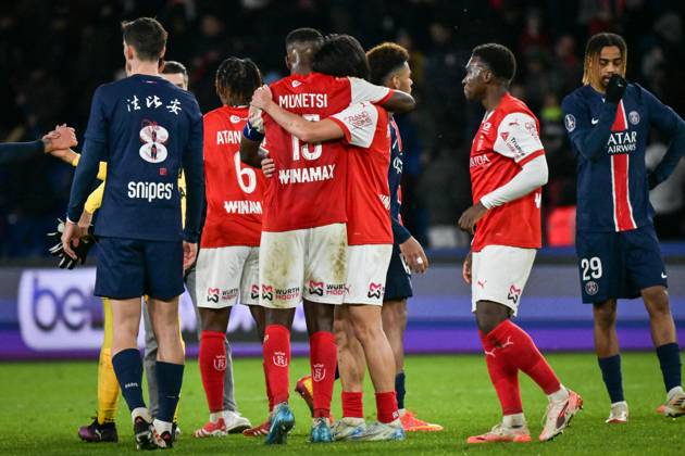 Ligue 1 PSG vs Stade de Reims - FA Paris Saint-Germain and Stade de Reims players cheer each other at the end of the French L1 football match at the Parc des Princes stadium in Paris on January 25, 2025. Photo by Firas Abdullah ABACAPRESS.COM Paris Île-de-France France  Copyright: xAbdullahxFiras ABACAx