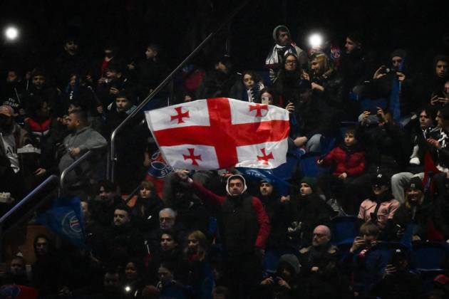 Ligue 1 PSG vs Stade de Reims - FA Paris Saint-Germain’s forward Khvicha Kvaratskhelia’s supporters hold the Georgian flag during the French L1 football match between Paris Saint-Germain and Stade de Reims at the Parc des Princes stadium in Paris on January 25, 2025. Photo by Firas Abdullah ABACAPRESS.COM Paris Île-de-France France  Copyright: xAbdullahxFiras ABACAx