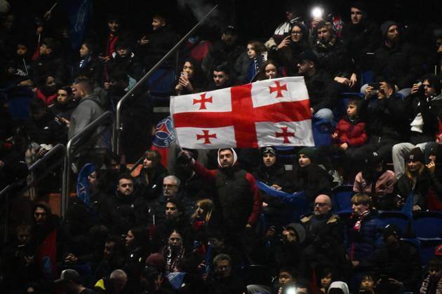 Ligue 1 PSG vs Stade de Reims - FA Paris Saint-Germain’s forward Khvicha Kvaratskhelia’s supporters hold the Georgian flag during the French L1 football match between Paris Saint-Germain and Stade de Reims at the Parc des Princes stadium in Paris on January 25, 2025. Photo by Firas Abdullah ABACAPRESS.COM Paris Île-de-France France  Copyright: xAbdullahxFiras ABACAx