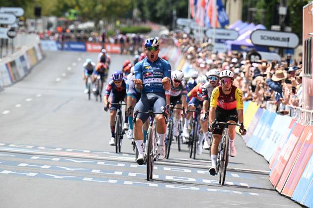 26-01-2025 Tour Down Under; Tappa 06 Adelaide City Council; 2025, Red Bull - Bora Hansgrohe; 2025, Cofidis; Welsford, Sam; Coquard, Bryan; Adelaide; 