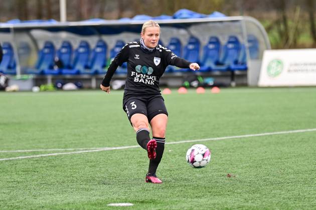 Soccer I Women I 2024 2025 season I Test match I Hamburger SV Kolding IF I 25 01 2025 May Wendicke 3, Kolding IF taking a shot on goal before the match against HSV Copyright: xLobeca WolfxGebhardtx