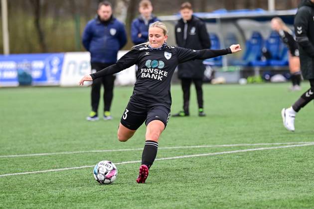 Soccer I Women I 2024 2025 season I Test match I Hamburger SV Kolding IF I 25 01 2025 May Wendicke 3, Kolding IF taking a shot on goal before the match against HSV Copyright: xLobeca WolfxGebhardtx