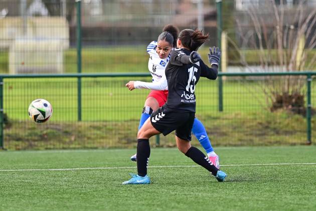 Soccer I Women I 2024 2025 season I Test match I Hamburger SV Kolding IF I 25 01 2025 Sibel Agirman 2, Hamburger SV scores her first goal of the match with this shot, Sofie Tranholm 15, Kolding IF can no longer intervene Copyright: xLobeca WolfxGebhardtx