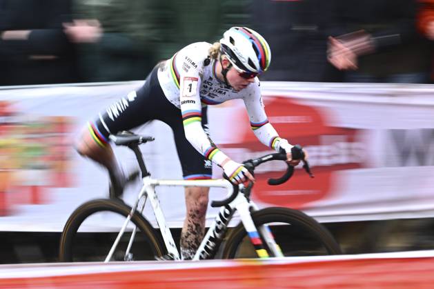UCI Cyclocross World Cup Hoogerheide 2025 HOOGERHEIDE, THE NETHERLANDS - JANUARY 26 : Van Empel Fem (NED) of Visma Lease A Bike during the 12th and final leg of the UCI Cyclocross World Cup series 2024-2025 in Hoogerheide, The Netherlands, 26 01 2025 Hoogerheide The Netherlands  Copyright: xGvgx