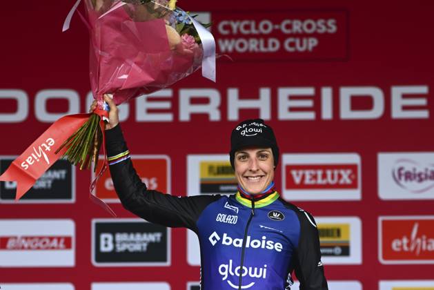 UCI Cyclocross World Cup Hoogerheide 2025 HOOGERHEIDE, THE NETHERLANDS - JANUARY 26 : Brand Lucinda (NED) of Baloise Glowi Lions pictured during the podium ceremony of the 12th and final leg of the UCI Cyclocross World Cup series 2024-2025 in Hoogerheide, The Netherlands, 26 01 2025 Hoogerheide The Netherlands  Copyright: xGvgx