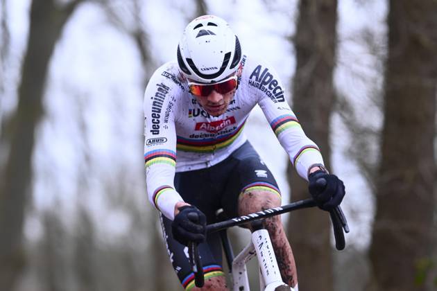 UCI Cyclocross World Cup Hoogerheide 2025 HOOGERHEIDE, THE NETHERLANDS - JANUARY 26 : Van Der Poel Mathieu (NED) of Alpecin-Deceuninck during the 12th and final leg of the UCI Cyclocross World Cup series 2024-2025 in Hoogerheide, The Netherlands, 26 01 2025 Hoogerheide The Netherlands  Copyright: xGvgx