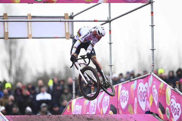UCI Cyclocross World Cup Hoogerheide 2025 HOOGERHEIDE, THE NETHERLANDS - JANUARY 26 : Van Der Poel Mathieu (NED) of Alpecin-Deceuninck during the 12th and final leg of the UCI Cyclocross World Cup series 2024-2025 in Hoogerheide, The Netherlands, 26 01 2025 Hoogerheide The Netherlands  Copyright: xGvgx