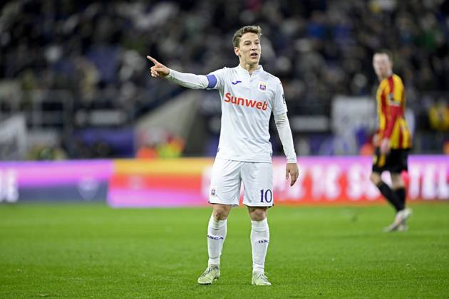 RSC Anderlecht v KV Mechelen - Jupiler Pro League ANDERLECHT, BELGIUM - JANUARY 26 : Verschaeren Yari midfielder of RSC Anderlecht issues instructions during the Jupiler Pro League match between RSC Anderlecht and KV Mechelen on January 26, 2025 in Anderlecht, Belgium, 26 01 2025 Anderlecht Belgium Copyright: xNicoxVereeckenx
