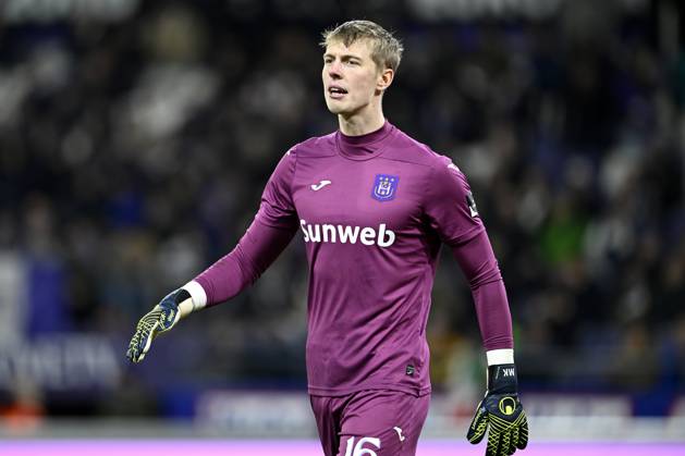 RSC Anderlecht v KV Mechelen - Jupiler Pro League ANDERLECHT, BELGIUM - JANUARY 26 : Kikkenborg Mads goalkeeper of RSC Anderlecht pictured during the Jupiler Pro League match between RSC Anderlecht and KV Mechelen on January 26, 2025 in Anderlecht, Belgium, 26 01 2025 Anderlecht Belgium Copyright: xNicoxVereeckenx