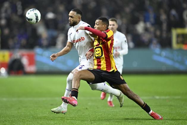RSC Anderlecht v KV Mechelen - Jupiler Pro League ANDERLECHT, BELGIUM - JANUARY 26 : Sardella Killian defender of RSC Anderlecht is fighting for the ball with Belghali Rafik defender of KV Mechelen during the Jupiler Pro League match between RSC Anderlecht and KV Mechelen on January 26, 2025 in Anderlecht, Belgium, 26 01 2025 Anderlecht Belgium Copyright: xNicoxVereeckenx