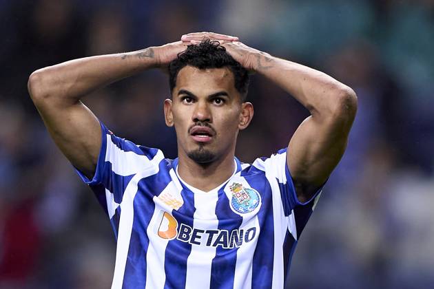 FC Porto v CD Santa Clara - Liga Portugal Betclic Wenderson Rodrigues do Nascimento Galeno of FC Porto reacts during the Liga Portugal Betclic match between FC Porto and CD Santa Clara at Estadio Do Dragao in Porto, Portugal, on January 26, 2025. Porto, Portugal Porto Portugal Copyright: xJosexManuelxAlvarezxReyx originalFilename:alvarezrey-notitle250126_npZUo