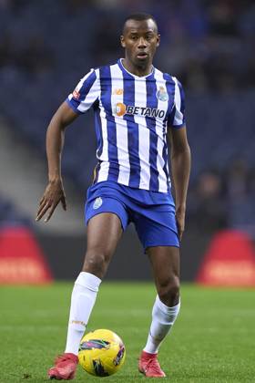 FC Porto v CD Santa Clara - Liga Portugal Betclic Tiago Djalo of FC Porto is in action during the Liga Portugal Betclic match between FC Porto and CD Santa Clara at Estadio Do Dragao in Porto, Portugal, on January 26, 2025. Porto, Portugal Porto Portugal  Copyright: xJosexManuelxAlvarezxReyx originalFilename:alvarezrey-notitle250126_npdWB