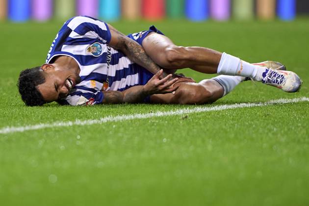 FC Porto v CD Santa Clara - Liga Portugal Betclic Wenderson Rodrigues do Nascimento Galeno of FC Porto reacts during the Liga Portugal Betclic match between FC Porto and CD Santa Clara at Estadio Do Dragao in Porto, Portugal, on January 26, 2025. Porto, Portugal Porto Portugal  Copyright: xJosexManuelxAlvarezxReyx originalFilename:alvarezrey-notitle250126_np6oe