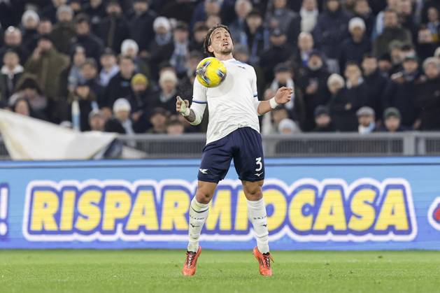 CALCIO - Serie A - SS Lazio vs ACF Fiorentina Lazio s Italian defender Luca Pellegrini controls the ball during the Serie A football match SS Lazio vs Fiorentina at Olimpico Stadium on January 26, 2025, in Rome. Rome Italy  Copyright: xIPAxSport ABACAx