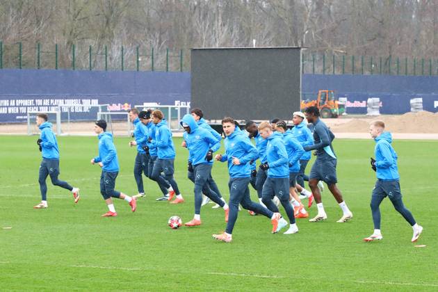 RB Leipzig Training Champions League Leipzig, 28 01 2025, RBL Training Center, UEFA Champions League, RB LEIPZIG Final training before tomorrows match at Sturm Graz , In the picture RB Leipzig players warm up , For editorial use only Editorial use only ,