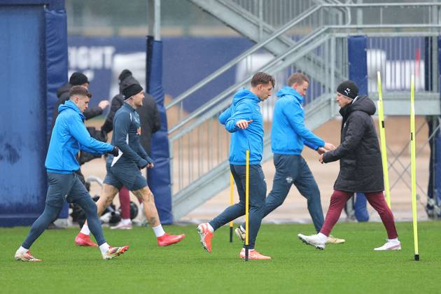 RB Leipzig Training Champions League Leipzig, 28 01 2025, RBL Training Center, UEFA Champions League, RB LEIPZIG Final training before tomorrows match at Sturm Graz , In the picture RB Leipzig players warming up , For editorial use only Editorial use only ,