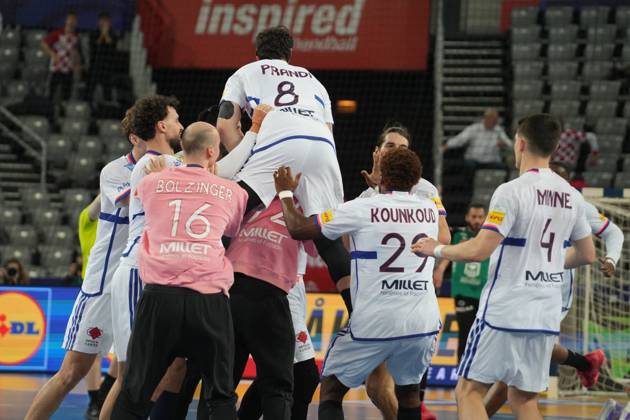 Handball - IHF Men s World Championship, WM, Weltmeisterschaft - France V Egypt Celebration Team France during the IHF Men s World Championship 2025, Quarter-Finals Handball match between France and Egypt on 28 January 2025 at Arena Zagreb in Zagreb, Croatia - Photo Laurent Lairys ABACAPRESS.COM Zagreb Croatia  Copyright: xLairysxLaurent ABACAx