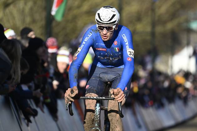 2025 UCI Cyclo-Cross WC - Men Under 23 LIEVIN, FRANCE - FEBRUARY 01 : Viezzi Stefano (ITA) at the finish line during the 2025 UCI Cyclo-Cross World Championships for Men Under 23 on February 01, 2025 in Lievin, France, 01 02 2025 Lievin France  Copyright: xNicoxVereeckenx