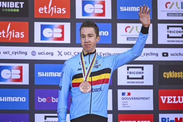 2025 UCI Cyclo-Cross WC - Men Under 23 LIEVIN, FRANCE - FEBRUARY 01 : Michels Jente (BEL) on the podium during the 2025 UCI Cyclo-Cross World Championships for Men Under 23 on February 01, 2025 in Lievin, France, 01 02 2025 Lievin France  Copyright: xNicoxVereeckenx
