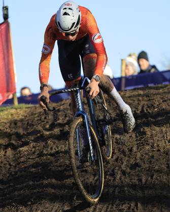 CICLISMO - Ciclocross - 2025 UCI Cyclo-Cross World Championships 2025 ciclo-cross world championships - Lievin, France - Tibor Del Grosso during the race during 2025 UCI Cyclo-Cross World Championships, Cyclocross race in Lievin, France, February 01 2025 Lievin France  Copyright: xIPAxSport ABACAx