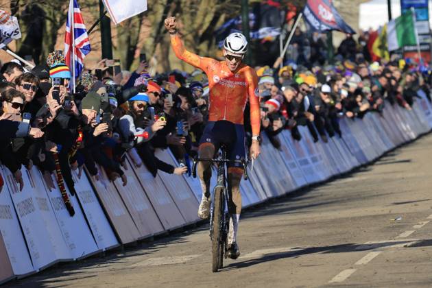 CICLISMO - Ciclocross - 2025 UCI Cyclo-Cross World Championships 2025 ciclo-cross world championships - Lievin, France - Tibor Del Grosso during the race during 2025 UCI Cyclo-Cross World Championships, Cyclocross race in Lievin, France, February 01 2025 Lievin France  Copyright: xIPAxSport ABACAx