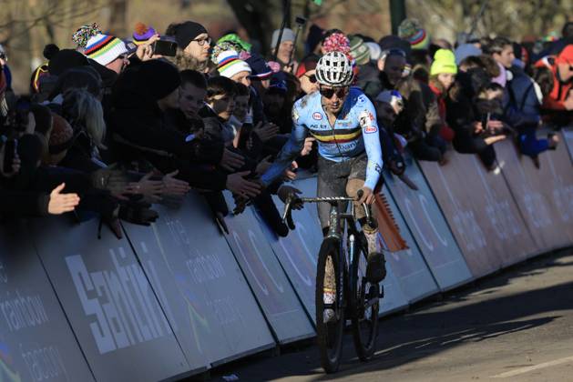 CICLISMO - Ciclocross - 2025 UCI Cyclo-Cross World Championships 2025 ciclo-cross world championships - Lievin, France - Michels Jente during the race during 2025 UCI Cyclo-Cross World Championships, Cyclocross race in Lievin, France, February 01 2025 Lievin France  Copyright: xIPAxSport ABACAx