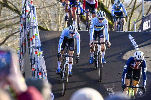2025 UCI Cyclo-Cross WC - Women Elite LIEVIN, FRANCE - FEBRUARY 01 : Norbert Riberolle Marion (BEL) in action during the 2025 UCI Cyclo-Cross World Championships for Women Elite on February 01, 2025 in Lievin, France, 01 02 2025 Lievin France  Copyright: xNicoxVereeckenx