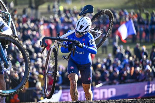 2025 UCI Cyclo-Cross WC - Women Elite LIEVIN, FRANCE - FEBRUARY 01 : in action during the 2025 UCI Cyclo-Cross World Championships for Women Elite on February 01, 2025 in Lievin, France, 01 02 2025 Lievin France  Copyright: xNicoxVereeckenx