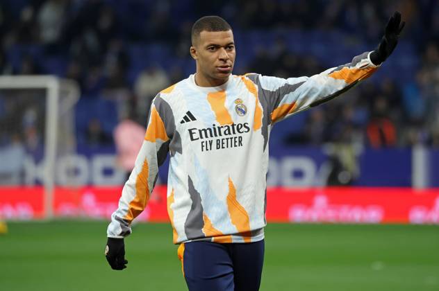 RCD Espanyol de Barcelona v Real Madrid CF - La Liga EA Sports Kylian Mbappe trains before the match between RCD Espanyol and Real Madrid CF, corresponding to week 22 of LaLiga EA Sports, at the RCDE Stadium in Barcelona, Spain, on February 1, 2025. Barcelona Barcelona Spain Copyright: xUrbanandsportx originalFilename:urbanandsport-rcdespan250201_npmTq