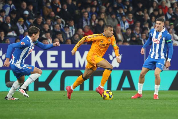 RCD Espanyol de Barcelona v Real Madrid CF - La Liga EA Sports Kylian Mbappe plays during the match between RCD Espanyol and Real Madrid CF, corresponding to week 22 of LaLiga EA Sports, at the RCDE Stadium in Barcelona, Spain, on February 1, 2025. Barcelona Barcelona Spain Copyright: xUrbanandsportx originalFilename:urbanandsport-rcdespan250201_npaoV