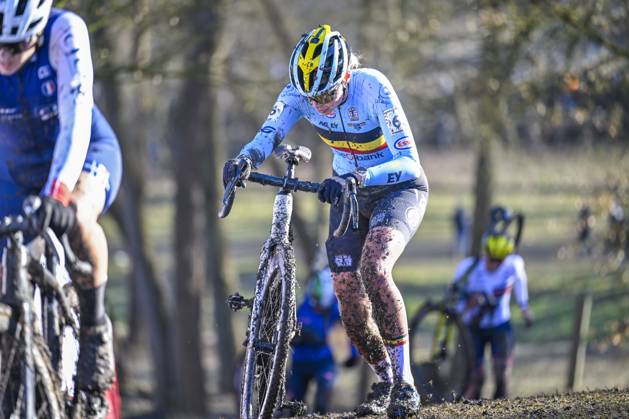 2025 UCI Cyclo-Cross WC - Women Under 23 LIEVIN, FRANCE - FEBRUARY 02 : Vervloet Sterre (BEL) in action during the 2025 UCI Cyclo-Cross World Championships for Women Under 23 on February 02, 2025 in Lievin, France, 02 02 2025 Lievin France  Copyright: xNicoxVereeckenx