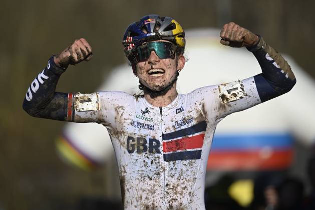 2025 UCI Cyclo-Cross WC - Women Under 23 LIEVIN, FRANCE - FEBRUARY 02 : Backstedt Zoe (GBR) celebrating her victory during the 2025 UCI Cyclo-Cross World Championships for Women Under 23 on February 02, 2025 in Lievin, France, 02 02 2025 Lievin France  Copyright: xNicoxVereeckenx