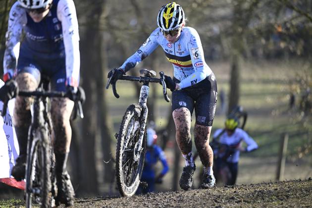 2025 UCI Cyclo-Cross WC - Women Under 23 LIEVIN, FRANCE - FEBRUARY 02 : Vervloet Sterre (BEL) in action during the 2025 UCI Cyclo-Cross World Championships for Women Under 23 on February 02, 2025 in Lievin, France, 02 02 2025 Lievin France  Copyright: xNicoxVereeckenx
