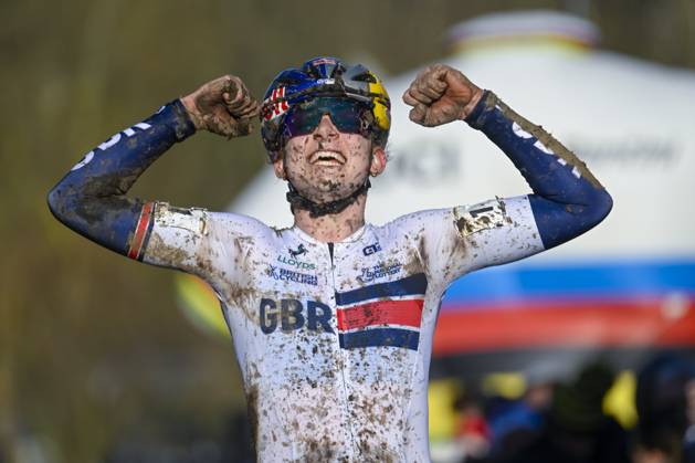 2025 UCI Cyclo-Cross WC - Women Under 23 LIEVIN, FRANCE - FEBRUARY 02 : Backstedt Zoe (GBR) celebrating her victory during the 2025 UCI Cyclo-Cross World Championships for Women Under 23 on February 02, 2025 in Lievin, France, 02 02 2025 Lievin France  Copyright: xNicoxVereeckenx